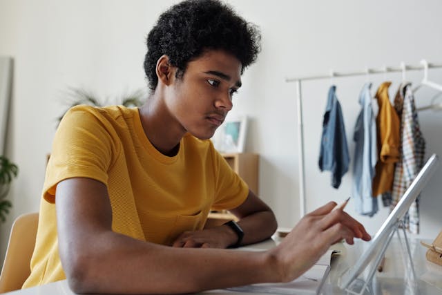 Como Usar Ebooks PLRs em Seus Projetos Digitais (Guia Completo 2025)